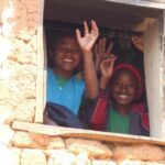 ילדים מקומיים בטיול למדגסקר