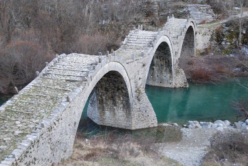 גשר ייחודי ביוון